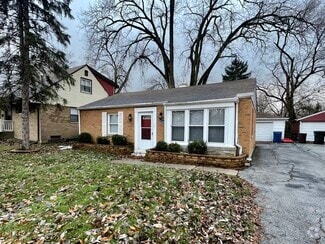 Building Photo - 18626 Golfview Ave