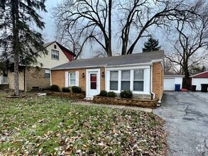 Building Photo - 18626 Golfview Ave