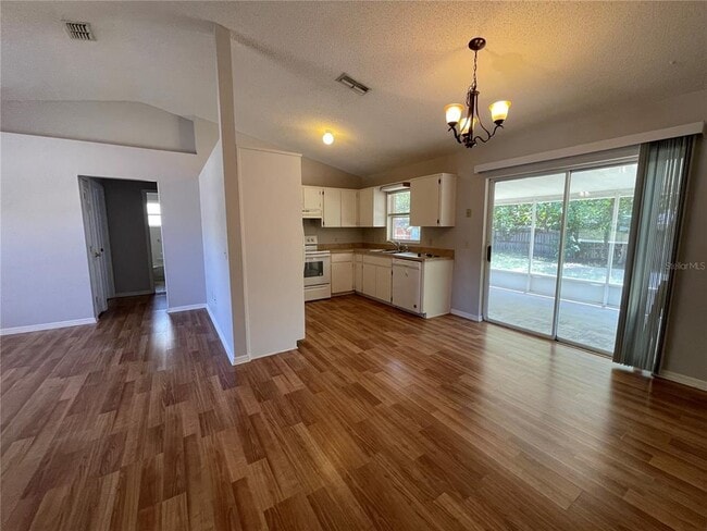 Foto del edificio - 6034 E Peach St