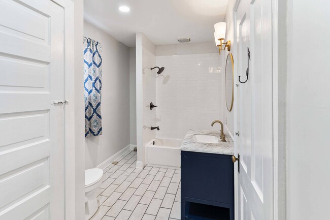 Building Photo - 2054 Walton Wy