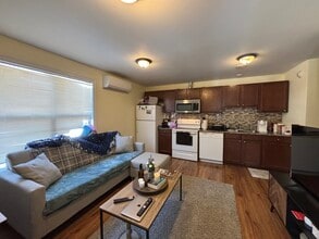 Building Photo - 523 Canterbury Dr