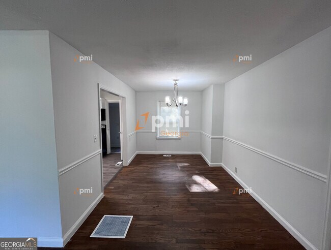 Foto del edificio - 413 Hilltop Cir