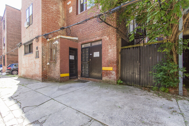 Building Photo - 1823 Pine St