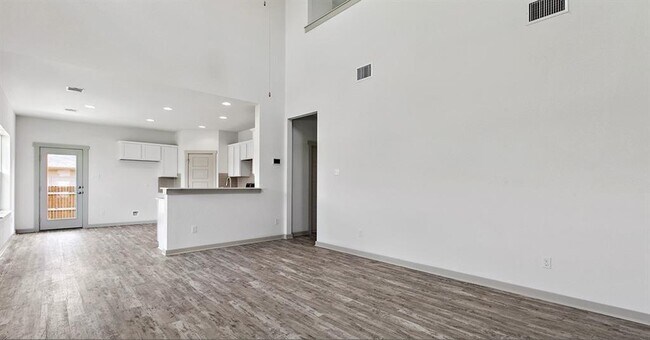 Building Photo - 128 New Hampton Wy