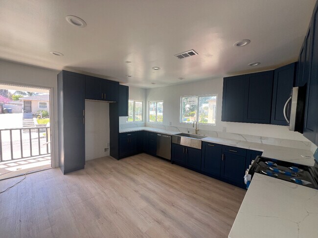 Foto del edificio - 1539 W 213th St