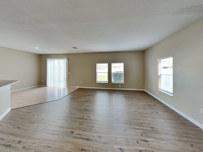Building Photo - 10253 Newminster Loop