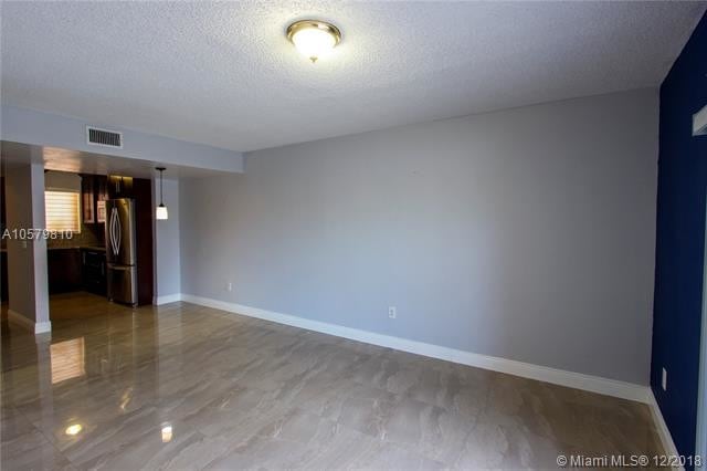 Building Photo - 2610 W 76th St