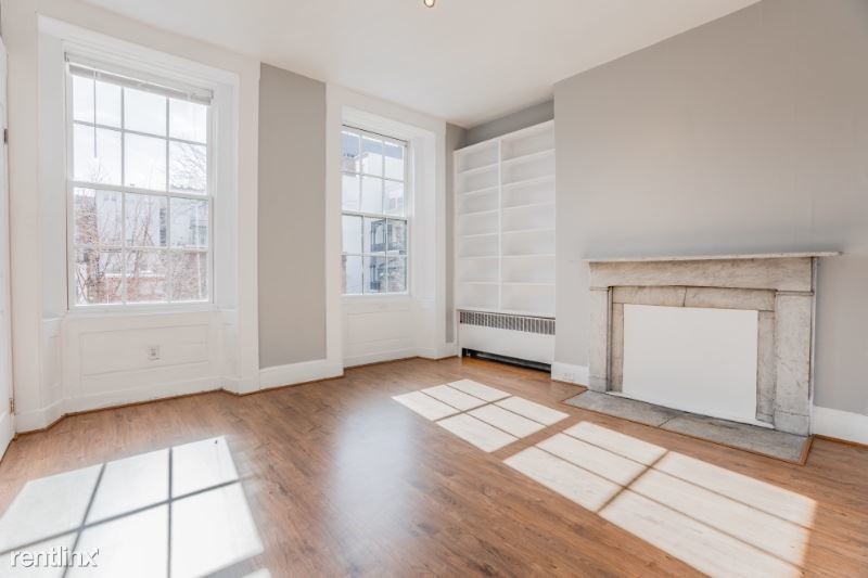 Primary Photo - 3 E Madison St