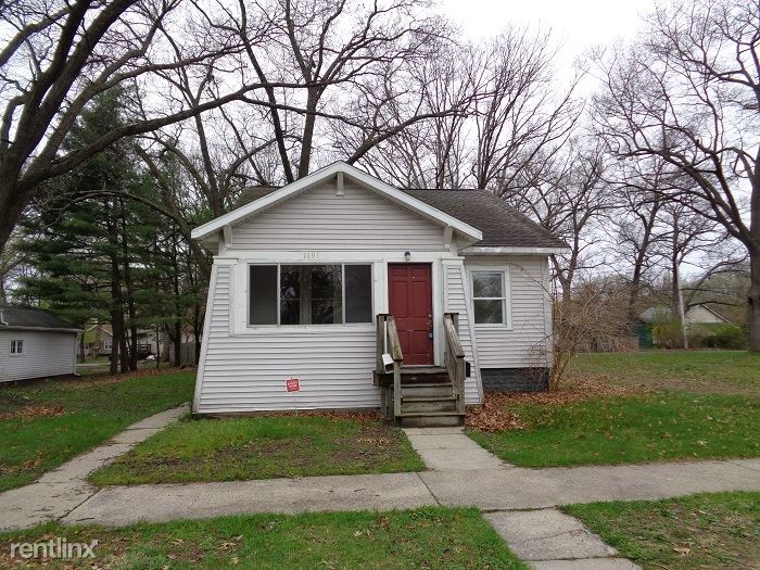 Primary Photo - 1695 Elwood St
