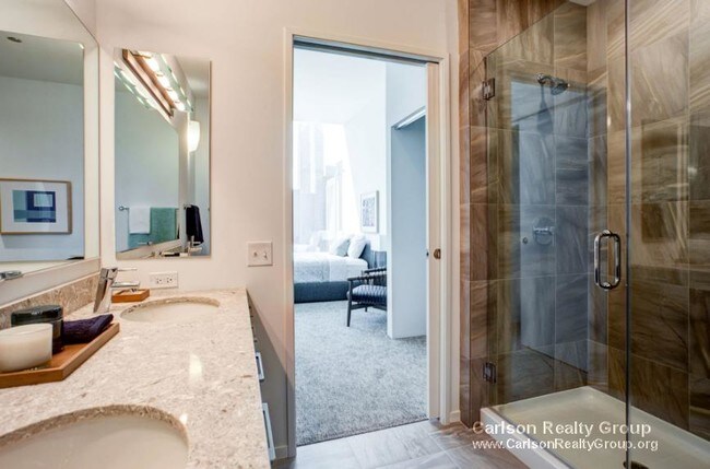 Foto del edificio - 229 E Lake Shore Dr