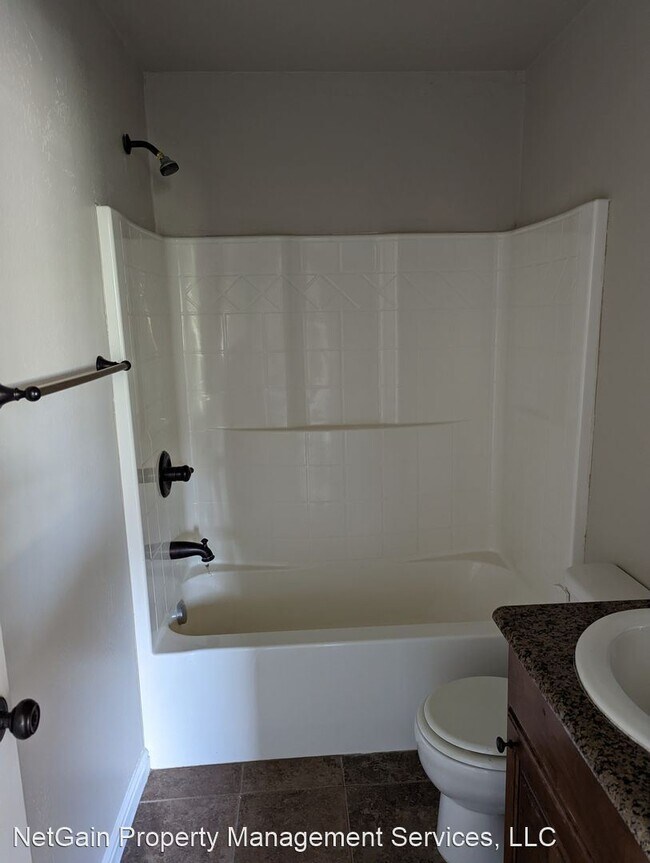 Building Photo - 4 br, 2.5 bath House - 1212 South Bristlec...
