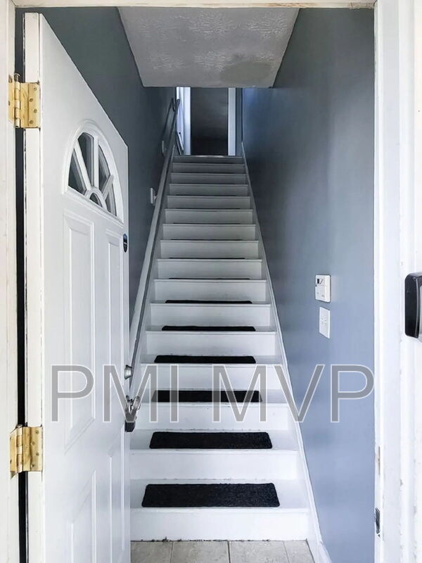 Foto del edificio - 2564 Deming Ave