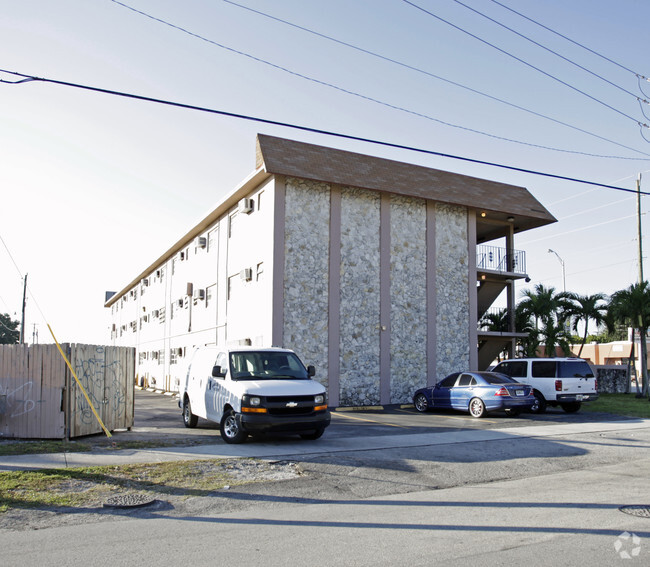 Building Photo - Las Palmas Apartments