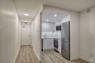 Building Photo - 2285 Rue St Mathieu