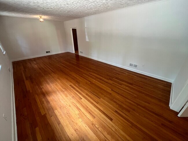 Foto del edificio - 106 N Tanglewylde Dr