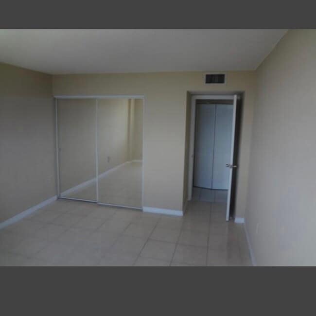 Foto del edificio - 1251 NE 108th St