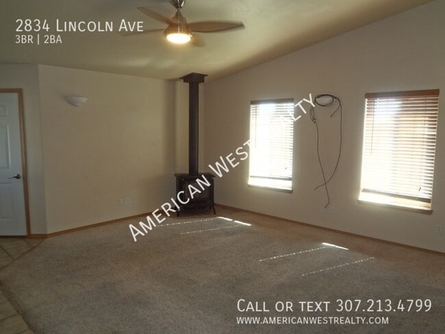 Building Photo - 2834 Lincoln Ave