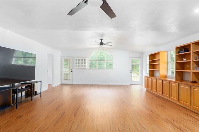 Foto del edificio - 10002 NW 6th Pl