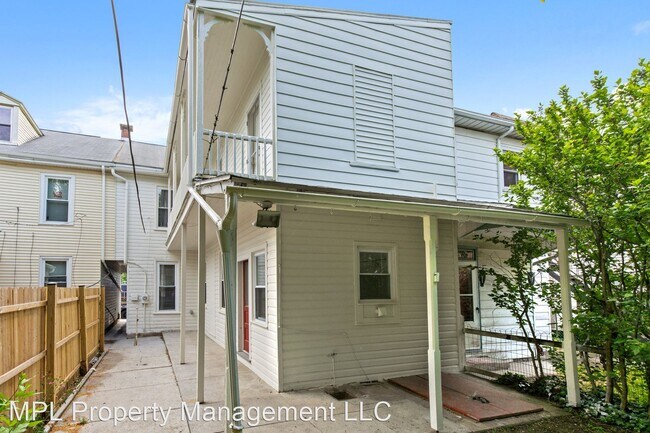 Building Photo - 4 br, 2 bath House - 409 N 10th St