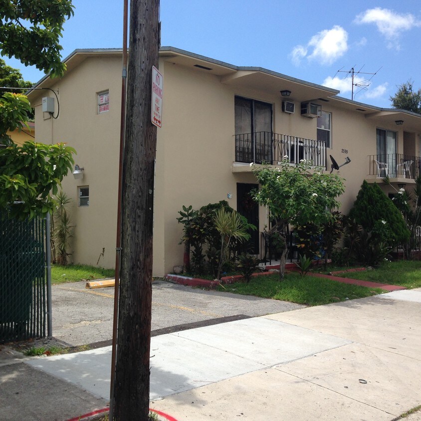 Building Photo - 2599 NW 13th St