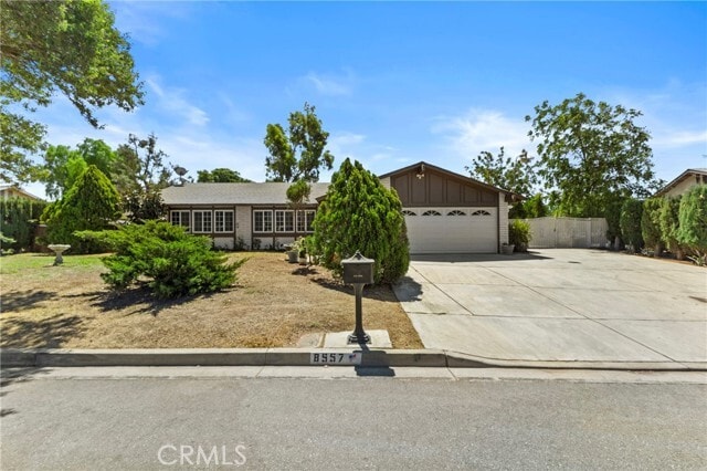 Building Photo - 8557 Saddle Creek Dr