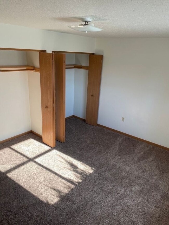 Interior Photo - The Meadows (Amy Dr)