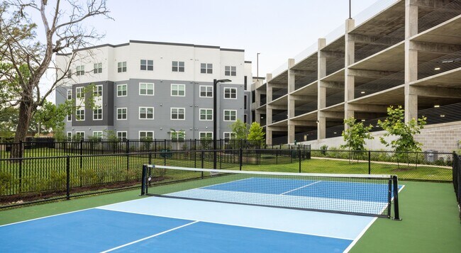 Foto del edificio - 10800 Hammerly Blvd