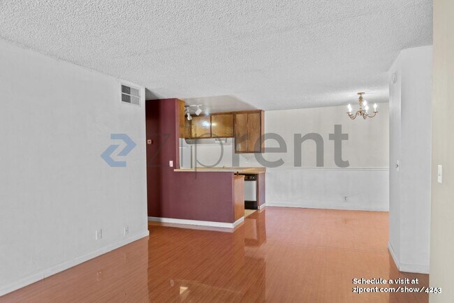 Foto del edificio - 247 N Capitol Ave