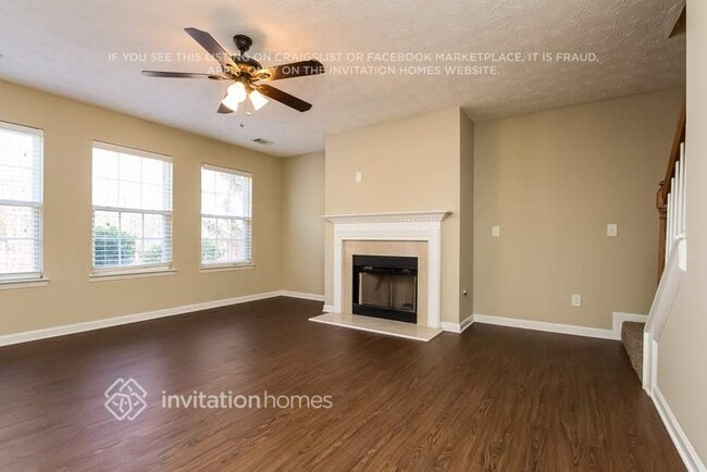Building Photo - 1026 Hawthorn Ln