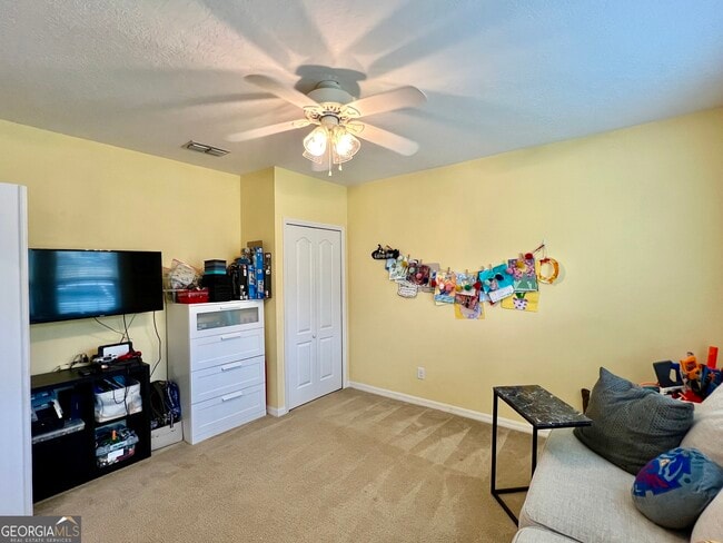 Building Photo - 135 Cedar Cir Dr