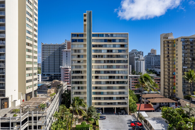 Building Photo - Seaside Tower