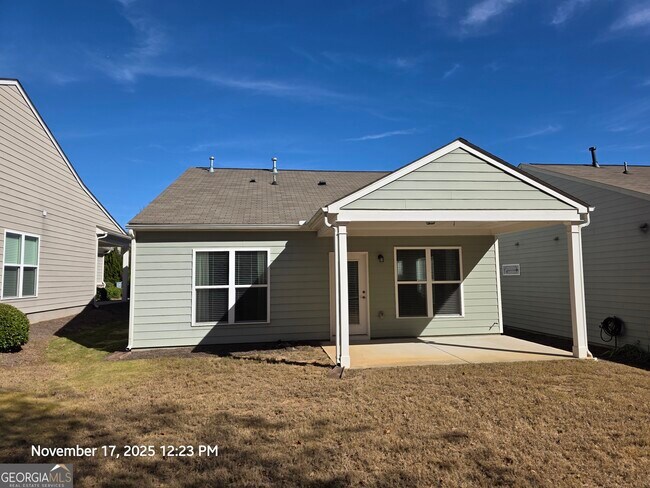 Foto del edificio - 381 Sandy Springs Dr