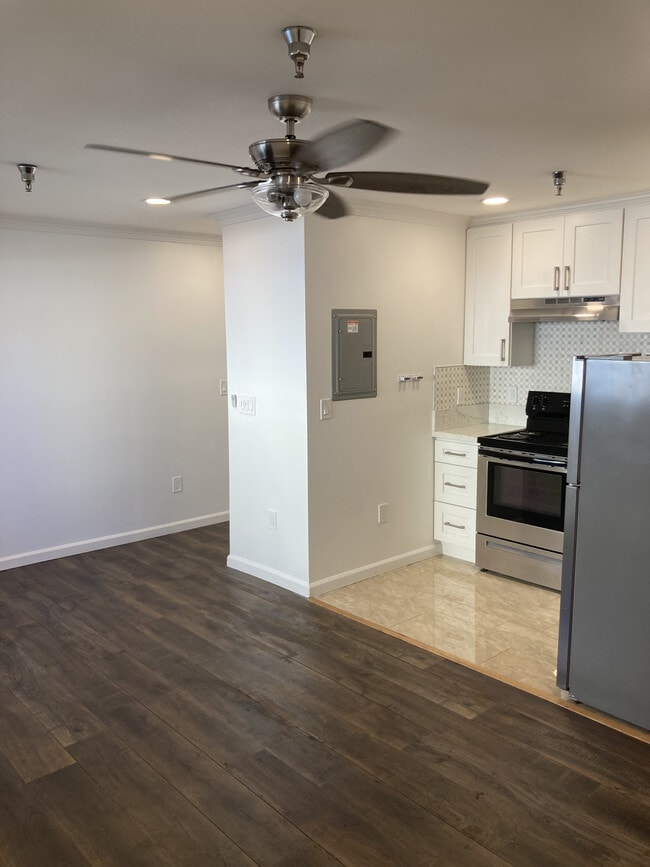 Foto del edificio - Bakman Hall