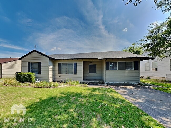 Building Photo - 2728 Rolinda Dr