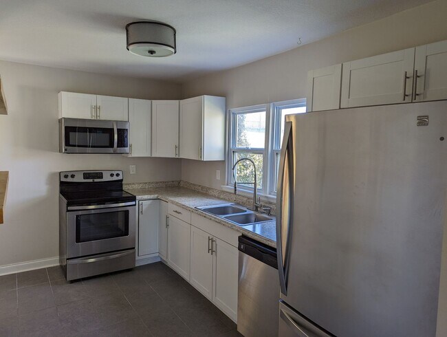 Foto del edificio - 172 Lynda Cir