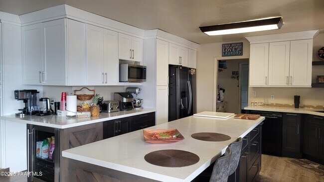 Foto del edificio - 727 Douglas Ave