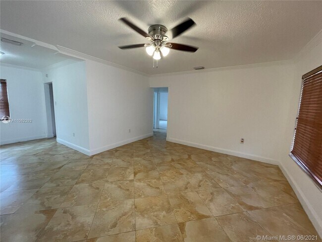 Building Photo - 801 NW 148th St