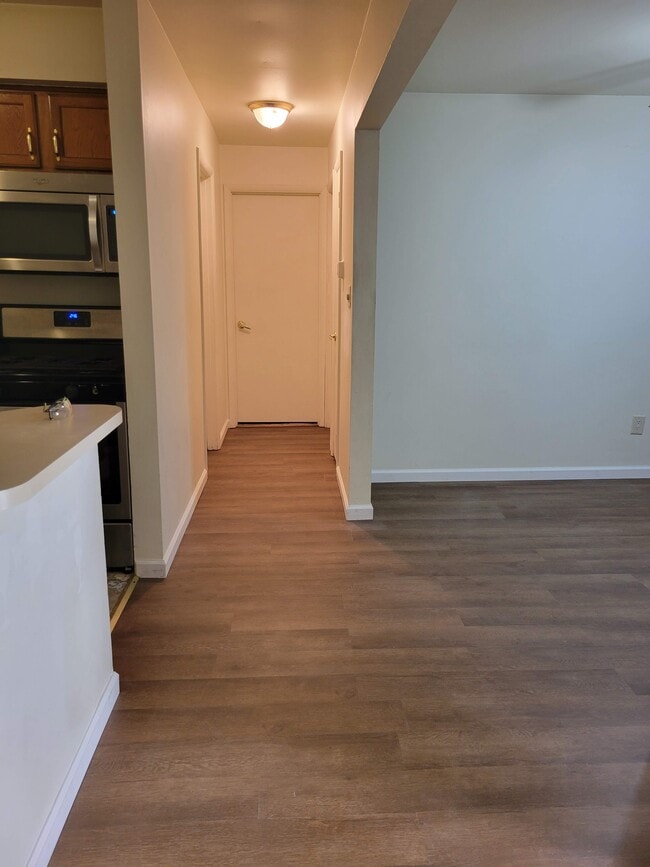 Hall Way - 900 College Park Dr