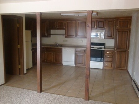 Kitchen - 2340 Canter Ln