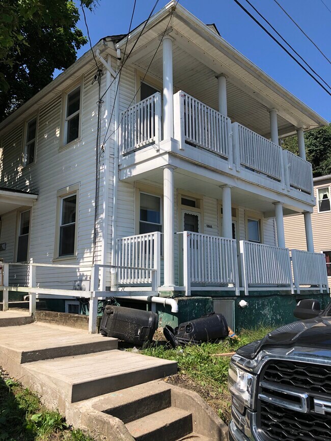 Building Photo - 5865 Madison Ave