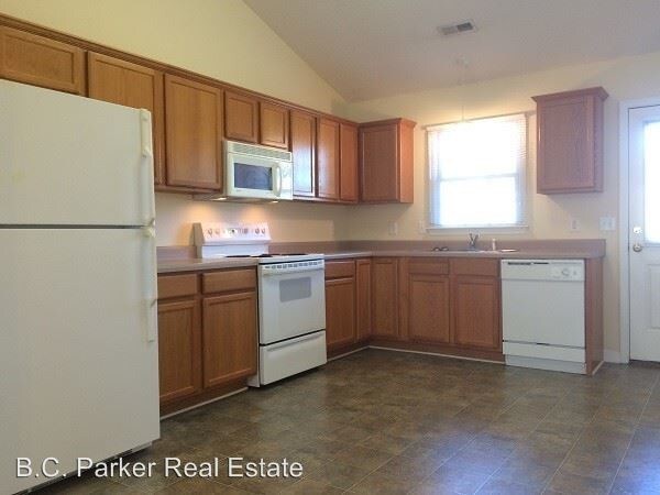 Foto del edificio - 3263-3265 Alamance Rd