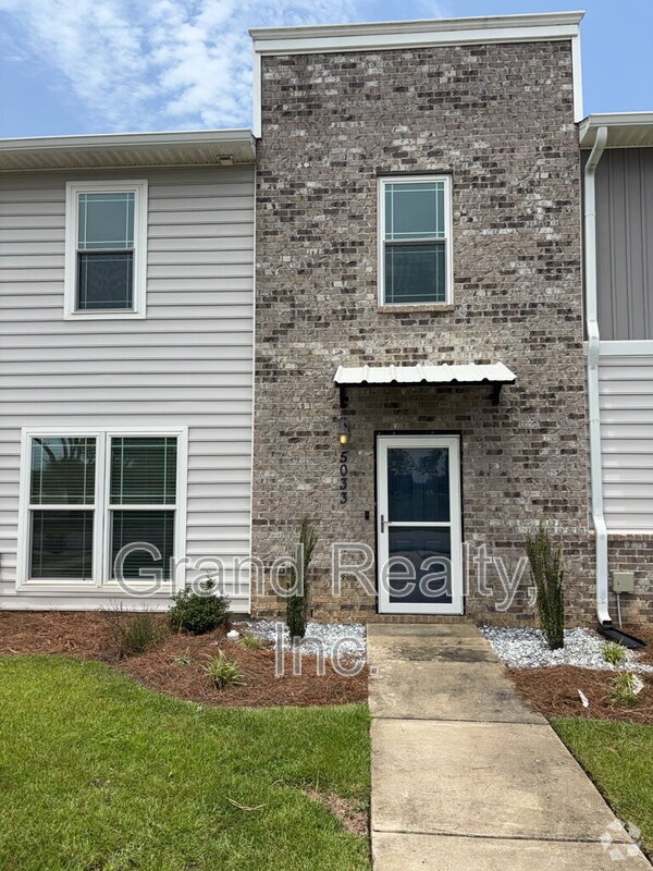 Building Photo - 5033 Peach Dr