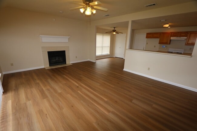 Building Photo - 21226 Park Mt Dr