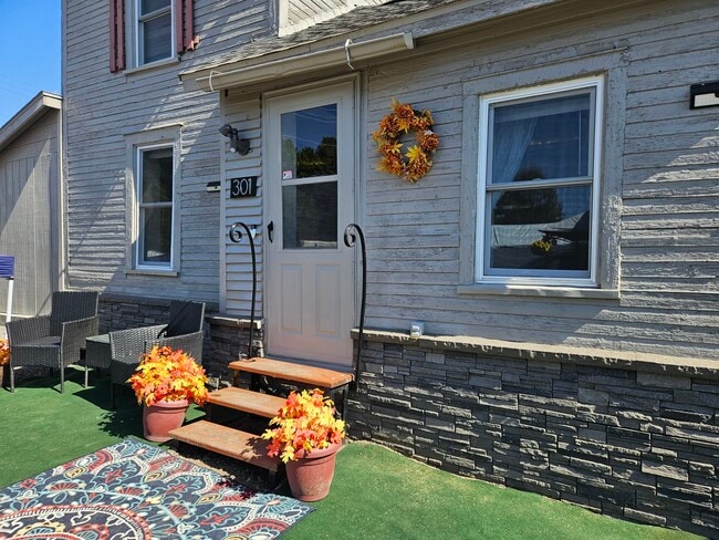 Foto del edificio - 301 Oakwood St