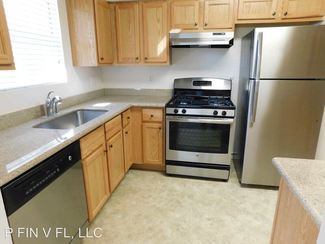 Primary Photo - 3 br, 2 bath House - 11 Verde Ct