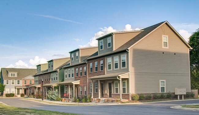 Building Photo - 95 Plumlee Dr