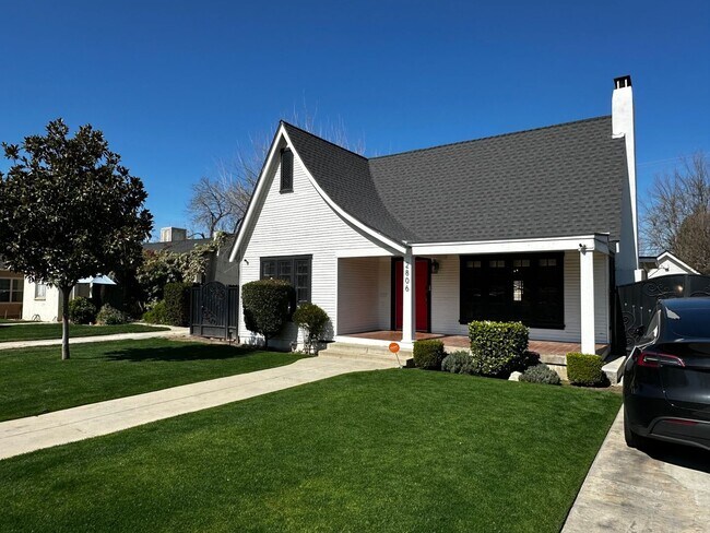 Building Photo - 3 Bedroom Single Family Home in Bakersfield