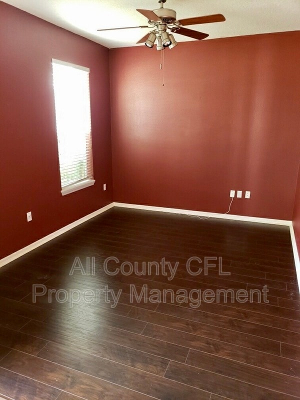 Building Photo - 10481 Eastpark Woods Dr
