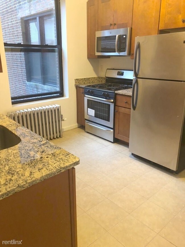 Building Photo - 1 br, 1 bath  - 4126 73rd St D43
