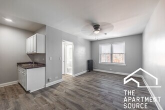 Building Photo - 4031 N Kenmore Ave